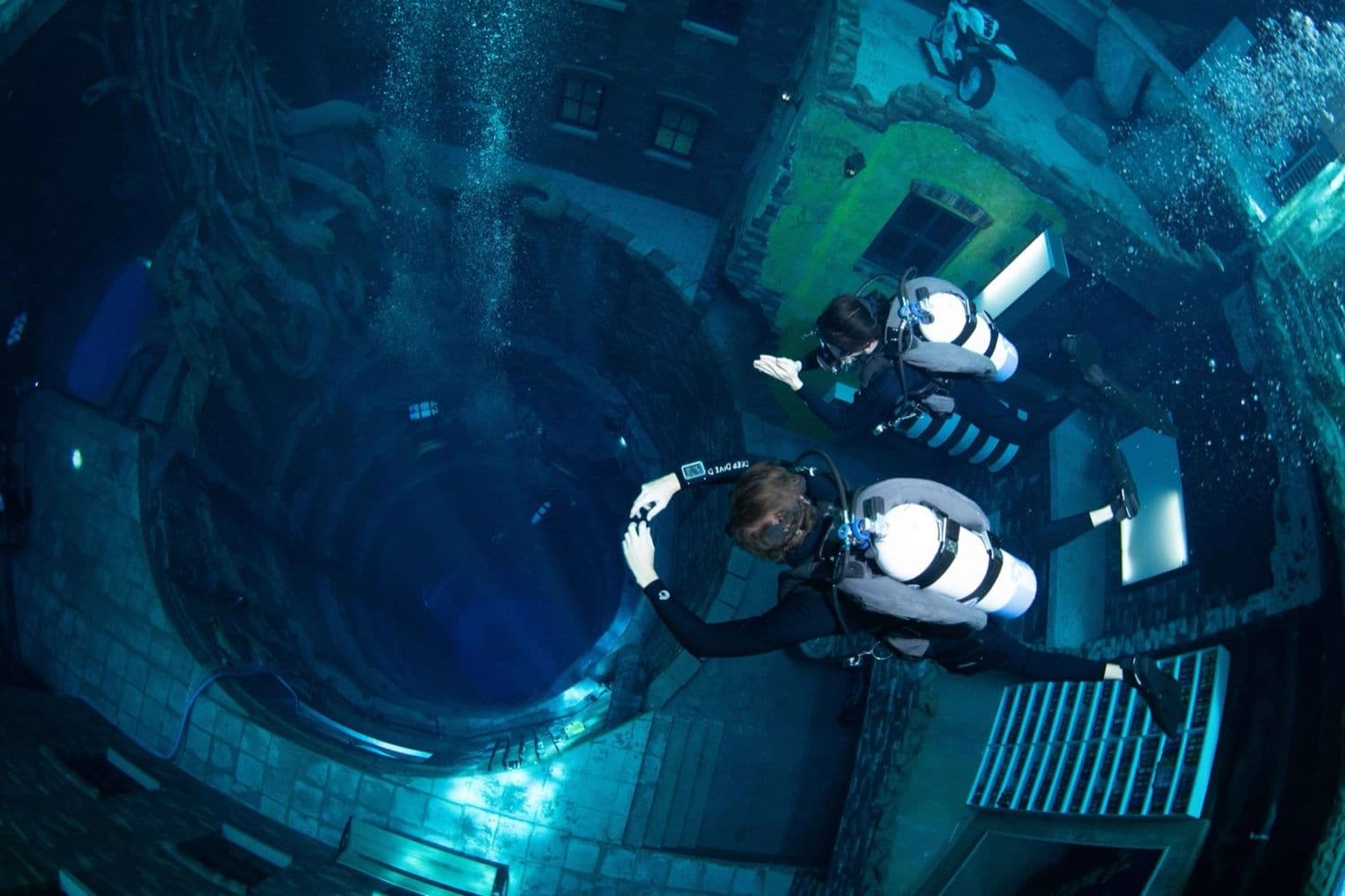 Deep Dive Dubai