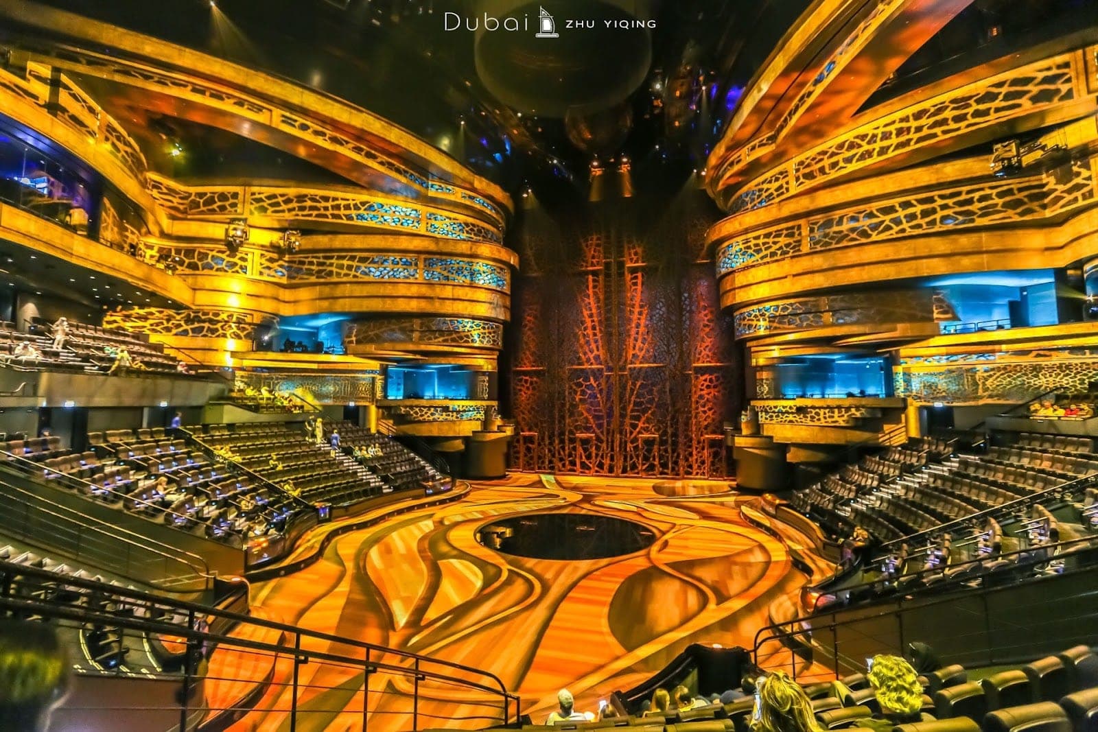 La Perle by Dragone